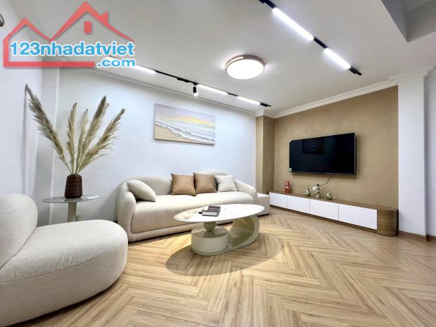 Bán nhà riêng phân lô quân đội Hoàng Văn Thái, gần ô tô, thoáng rộng, 42m2 x 4t chỉ 8.58Tỷ - 1