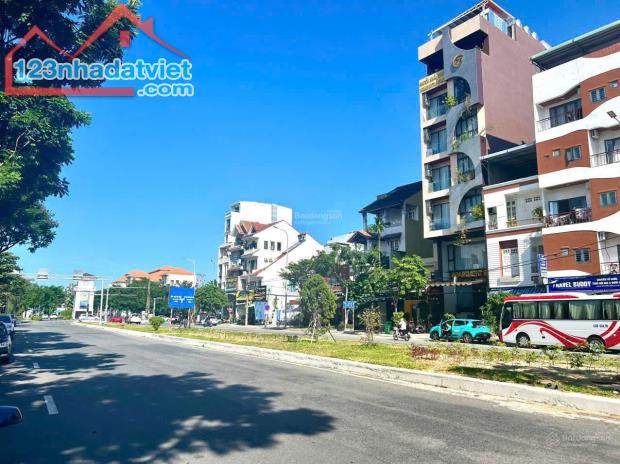 Sát biển_ MT Hồ Xuân Hương bán đất_ Ngũ Hành Sơn_ 200m2_ 36 tỷ.