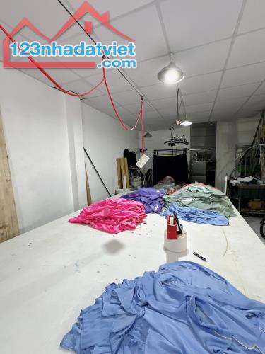 Bán nhà hiếm tân bình, cách mặt tiền chỉ 1 căn, nở hậu tài lộc,80m2, chỉ 5.x tỷ bao đầu tư - 2
