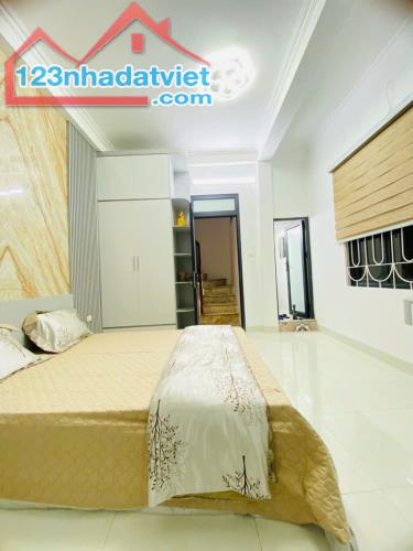 THÁI THỊNH-CHỈ QUANH 5 TỶ-DT38M- LÔ GÓC-2 THOÁNG-10M Ô TÔ TRÁNH- FULL NỘI THẤT NHẬP KHẨU - 2