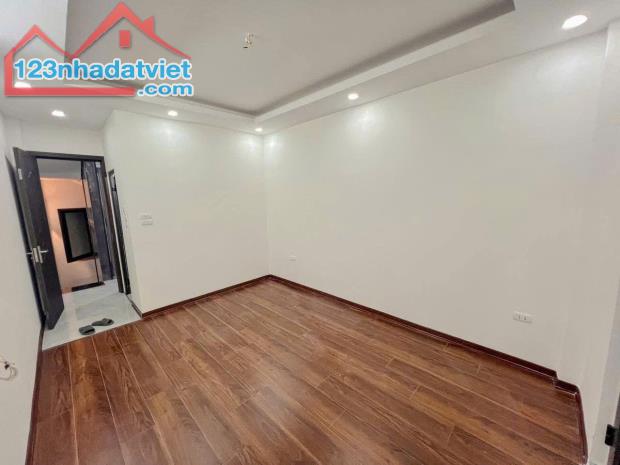 NHÀ ĐẸP HOÀNG MAI MỚI TINH - THANG MÁY DT 34m2 5 tầng MT 3.2m Giá 7.6 tỷ - 2