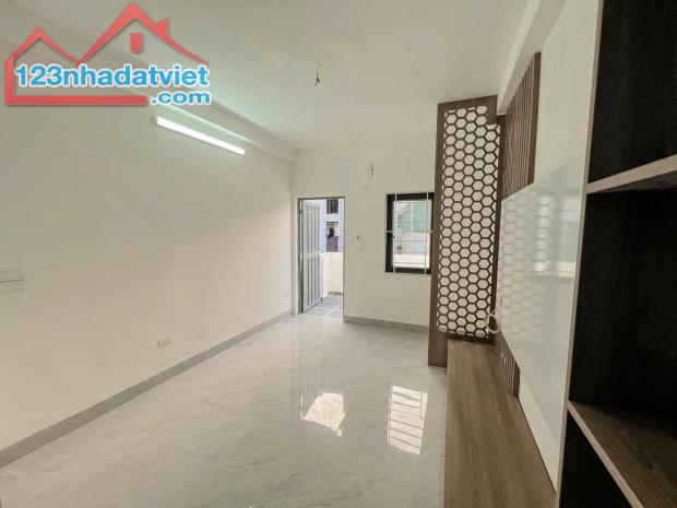 NHÀ ĐẸP HOÀNG MAI MỚI TINH - THANG MÁY DT 34m2 5 tầng MT 3.2m Giá 7.6 tỷ - 4