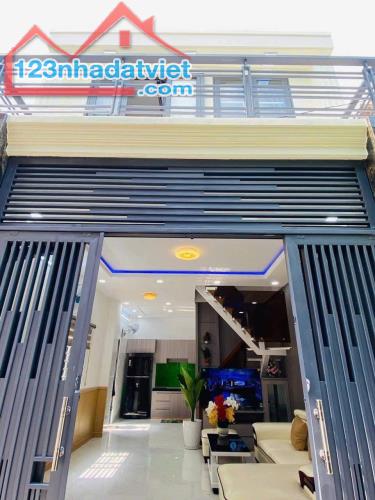 Cần tiền bán gấp căn nhà Đường Thành Mỹ, P.8, Quận Tân Bình. Giá chỉ 1tỷ890 còn thương lượ