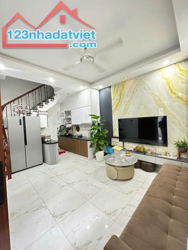 bán nhà quận Tây hồ, ngõ 3 gác, kd Van phòng, cho Thuê. 30x 5 tầng , mặt tiền khủng 6m. - 1