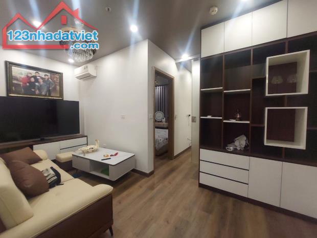 BÁN CĂN HỘ CAO CẤP BERRIVER 390 NGUYỄN VĂN CỪ – FULL NỘI THẤT – VIEW THOÁNG – TIỆN ÍCH