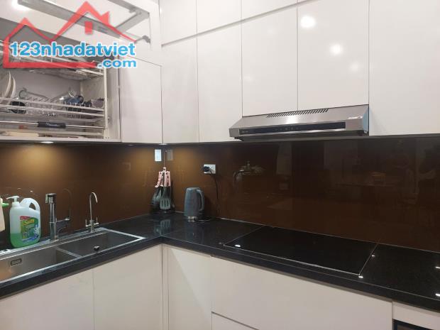 BÁN CĂN HỘ CAO CẤP BERRIVER 390 NGUYỄN VĂN CỪ – FULL NỘI THẤT – VIEW THOÁNG – TIỆN ÍCH - 2