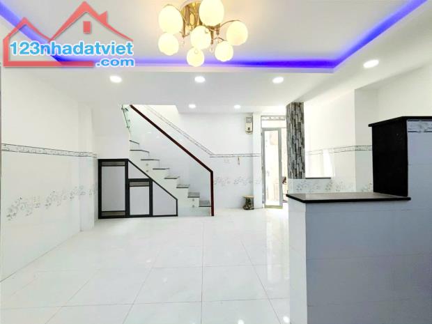 Nhà mới 2 tầng hẻm 314 Âu Dương Lân P3Q8. 3.5 tỷ TL