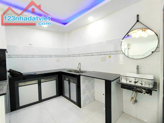 Nhà mới 2 tầng hẻm 314 Âu Dương Lân P3Q8. 3.5 tỷ TL - 2