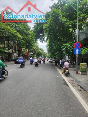 Mặt Phố Kim Ngưu 200M2 70 Tỷ Lô Góc 3 Thoáng Đầu Phố Sát lò đúc