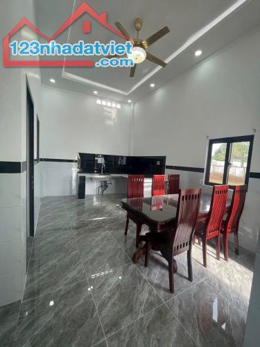 Kẹt Ngân Hàng Chủ bán Gấp Ngôi Nhà cấp 4 Khu An Ngãi giá Chỉ 1ty3 - 4