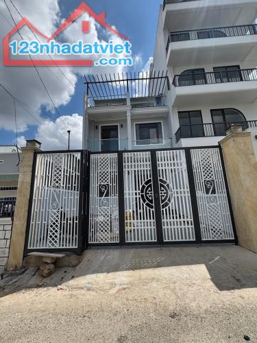 DỌN VÀO Ở NGAY NHÀ ĐẸP THOÁNG ĐƯỜNG MÊ LINH