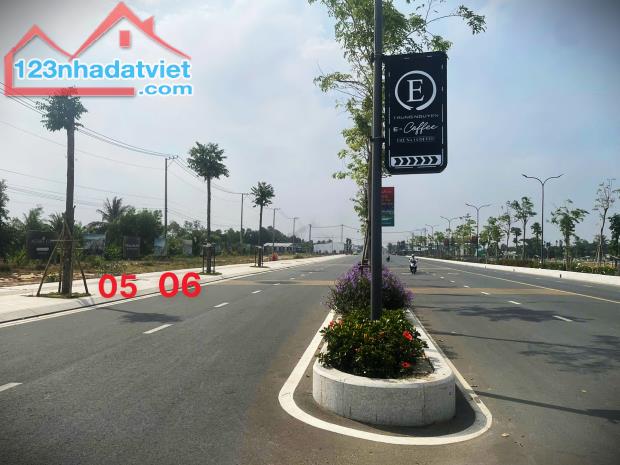 BÁN ĐẤT ĐƯỜNG CHÍNH 🍀 TL818🍀 40M MẶT TIỀN KINH DOANH LÔ SHOPHOUSE 6 X 15 - - 4