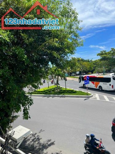 HÀNG HIẾM VIEW TRỰC DIỆN BIỂN, NHÀ PHẠM VĂN ĐỒNG, GẦN VÒNG XOAY TÔN THẤT TÙNG, GIÁ 8,8 TỶ - 1