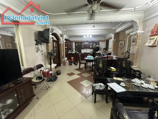 Cần bán gấp nhà phố Khu Đô Thị Định Công,phân lô ô tô vỉa hè đá bóng,tiện ích bạt ngàn,VIP - 2