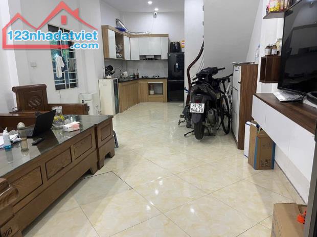 Bán Nhà 33.7m x3 Tầng Đại Tự - Hoài Đức