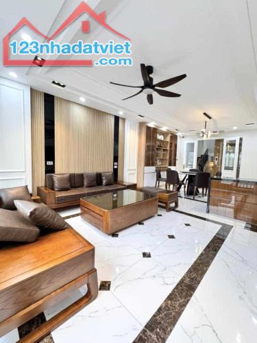 Nhà đẹp Nguyễn Khánh Toàn 50m2*5T, mt 4.5m kinh doanh, gần ô tô, 2 thoáng 15.8 tỷ - 1