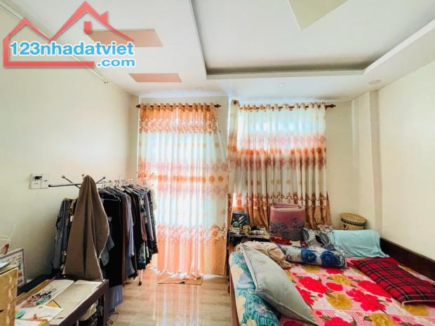 XE HƠI ĐỖ SÁT NHÀ-2 TẦNG-2PN-45M2-Ở NGAY-PHẠM VĂN CHIÊU-P14 GÒ VẤP-NHỈNH 4 TỶ TL - 3