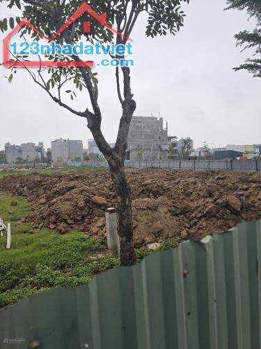 CHÍNH CHỦ BÁN 414M2 ĐẤT LÔ GÓC TRỤC ĐƯỜNG RA VÀNH ĐAI 4