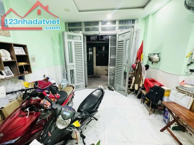 Nhà 2 tầng, chỗ đậu ô tô Âu Cơ, P.9, Tân Bình, 4.35 tỷ