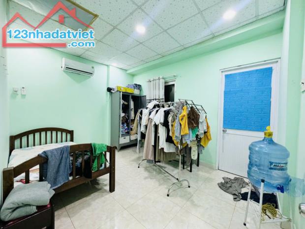 Nhà 2 tầng, chỗ đậu ô tô Âu Cơ, P.9, Tân Bình, 4.35 tỷ - 4