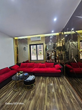 Cần bán nhà phân lô Nguyễn Chí Thanh – Nhà 5 Tầng