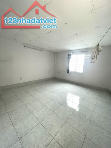 NHÀ ĐẸP QUANG TRUNG GV - GẦN NGÃ 4 VỚI PHẠM VĂN CHIÊU - 2 MẶT HẺM TRƯỚC SAU - 40M² - 3 TẦN - 3