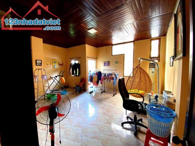 Bán CHDV, HDT 60tr/tháng, HXT Hồng Hà P2 Tân Bình - Sát Sân Bay giá 25 tỷ TL