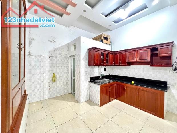 Bán nhà 3 tầng mặt ngõ phố Nguyễn Tường Loan - 1