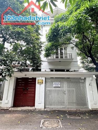 Cho thuê biệt thự sang trọng khu BT Vườn Đào ngõ 689 Lạc Long Quân. 180m x 4t, mt 10m. 50t - 1