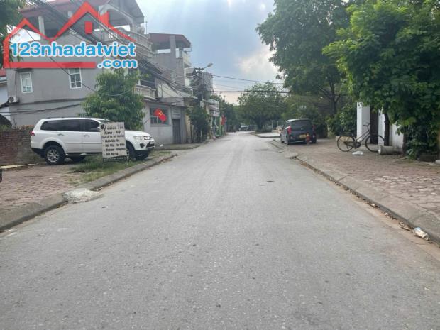 Bán 95m đất mặt phố Xuân Đỗ, đường ô tô tránh, gần trường, gần chợ - 1