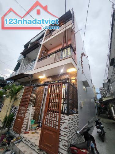 quận 8 ,hẻm xe hơi , 3 tầng ,nhỉnh 4,x tỷ