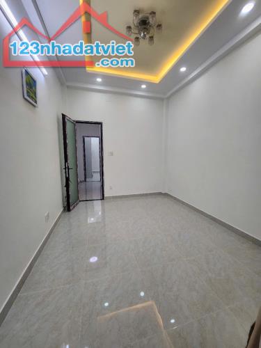 quận 8 ,hẻm xe hơi , 3 tầng ,nhỉnh 4,x tỷ - 2
