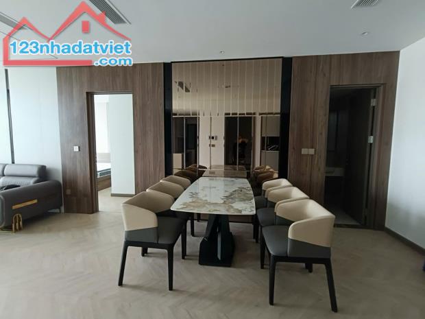 Dleroi Soleil 2 ngủ -3 ngủ view Hồ Tây, Sông Hồng giá từ 8,6 tỷ -16 tỷ sẵn sổ đỏ giao dịch