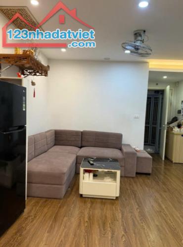CẦN BÁN CĂN GÓC TẦNG TRUNG TẠI ĐAN PHƯỢNG - HOÀI ĐỨC ** GIÁ BÁN : 2 tỷ 650 triệu.