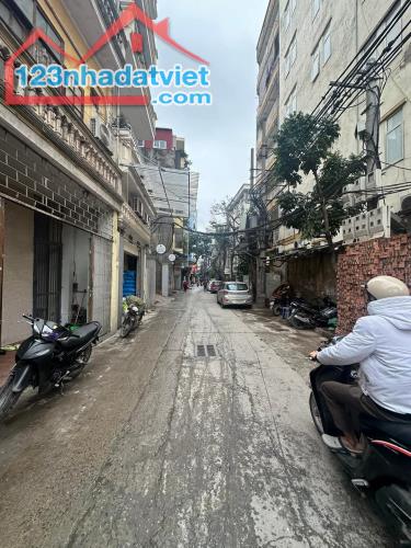 Bán nhà 5 tầng mới xây phố Trần Hòa, ô tô tránh, kinh doanh, chỉ 10.85 tỷ.