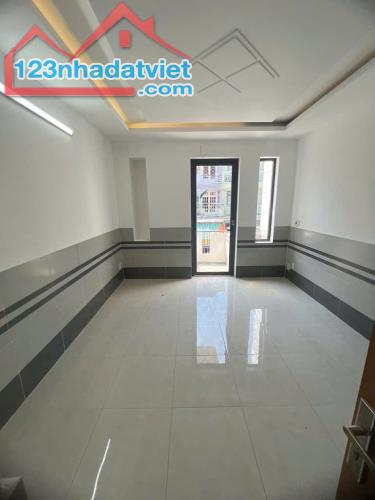 Bán Nhà Mặt Tiền,Khu Tên Lửa,Ngay Chợ Da Sà -4 Tầng - 4m x 23m - 11,8 Tỷ TL - 4