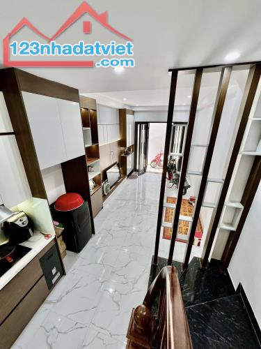 Giá Siêu Rẻ! Nhà Mới Định Công-40m2x5T-Ô Tô Ngay Cửa-Chỉ 6.5 Tỷ-Lô góc. - 4