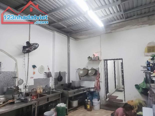 Bán nhà mặt phố Cổ Linh, Long Biên vỉa hè oto tránh kinh doanh sầm uất 155m, mặt tiền: 6m - 3