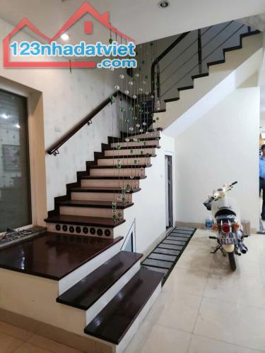 KÌA!! Bán nhà ô tô , 2 thoáng T/máy, View hồ 120m2 chỉ 20x tỷ Lê Đức Thọ, Nam Từ Liêm HN - 2