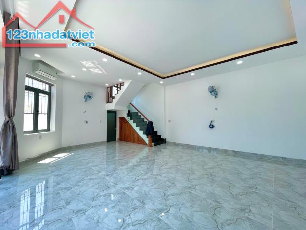 Bán nhà mới xây 79,5m2 đường Mai An Tiêm, Nha Trang - 1