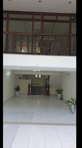 Nhà 3 tầng đường Mỹ An 17 . Diện tích : 110m , ngang 5m . Giá : 10tỷ thương lượng