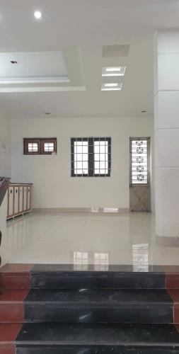 Nhà 3 tầng đường Mỹ An 17 . Diện tích : 110m , ngang 5m . Giá : 10tỷ thương lượng - 1