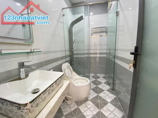 Bán Nhà Lê Đình Cẩn - Tên Lửa Bình Tân - 3 Tấm Mới - Ngang Lớn 6m - Hẻm Xe Tải - Nhỉnh 5 - 4