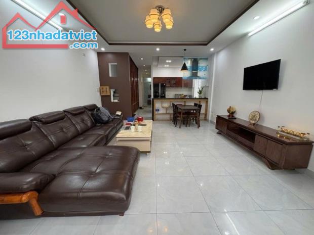 Bán nhà 3 tầng Phạm Cự Lượng, Sơn Trà, Đà Nẵng. Vị trí kinh doanh, cho thuê quá ngon.