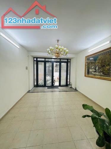 Bán Nhà HXH Đường Cách Mạng Tháng Tám, Phường 12, Quận 10. Diện tích: 3.8m x 9m, Giá 6.1 - 1