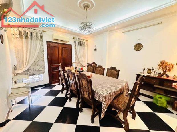 NGUYỄN CHÍ THANH - NHÀ ĐẸP - PHÂN LÔ - Ô TÔ - 55M² NHỈNH 18 TỈ - NỘI THẤT XỊN SÒ - 2