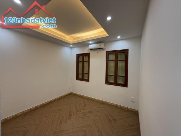 BÁN NHÀ -NGUYỄN LƯƠNG BẰNG-ĐỐNG ĐA-DÂN XÂY  TRƯỚC NHÀ RỘNG 3M GẦN XÁT PHỐ - 2