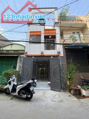 BÁN NHÀ GẦN HỒNG BÀNG,QUẬN 11,3 TẦNG,61M2,HẺM XE HƠI TRÁNH,CHỈ 8 TỶ - 1