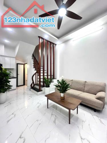 NHÀ MỚI KÍNH KOONG- TRUNG TÂM XUÂN ĐỈNH - 5 TẦNG- 33M- GIÁ 7.5 TỶ