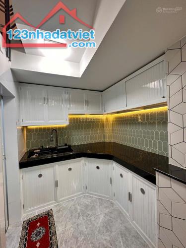 🌹🌹5 TỶ HƠN- Nhà mới Đẹp 4 Tầng Sát Mặt Tiền Trần Hưng Đạo TT Quận 5-Giáp Quận 1 - 2